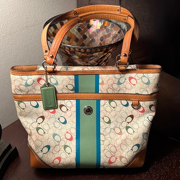 COACH  MULTICOLOR CHELSEA HERITAGE STRIPED SIGNATURE TOTE - Picture 1 of 17